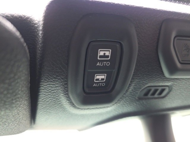 Used 2023 Jeep Wrangler Unlimited Sahara w/ Cold Weather Group image 29