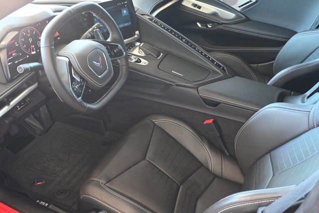 Used 2025 Chevrolet Corvette Stingray Premium Conv w/ Z51 Performance Package image 9