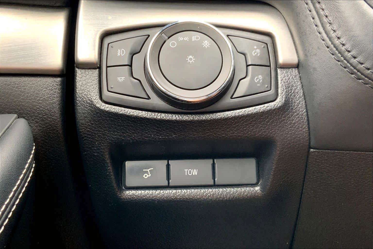 Used 2018 Ford Explorer Platinum AWD/4WD image 35