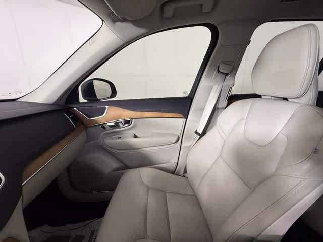 Used 2022 Volvo XC90 T6 Momentum w/ Advanced Package AWD/4WD image 22