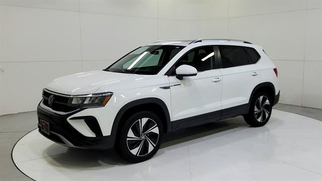 Used 2024 Volkswagen Taos SE AWD/4WD image 3