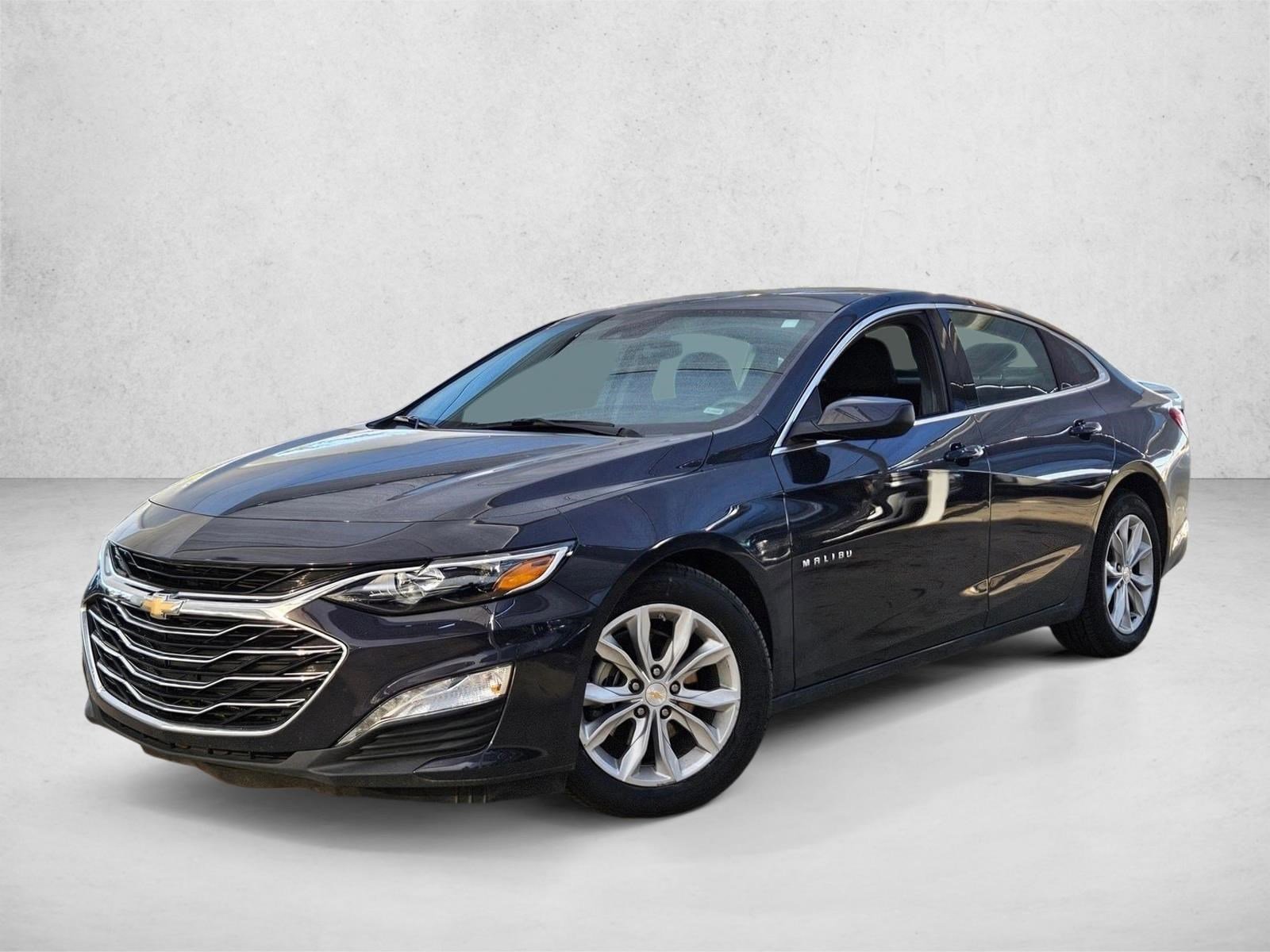 Used 2025 Chevrolet Malibu LT FWD image 1