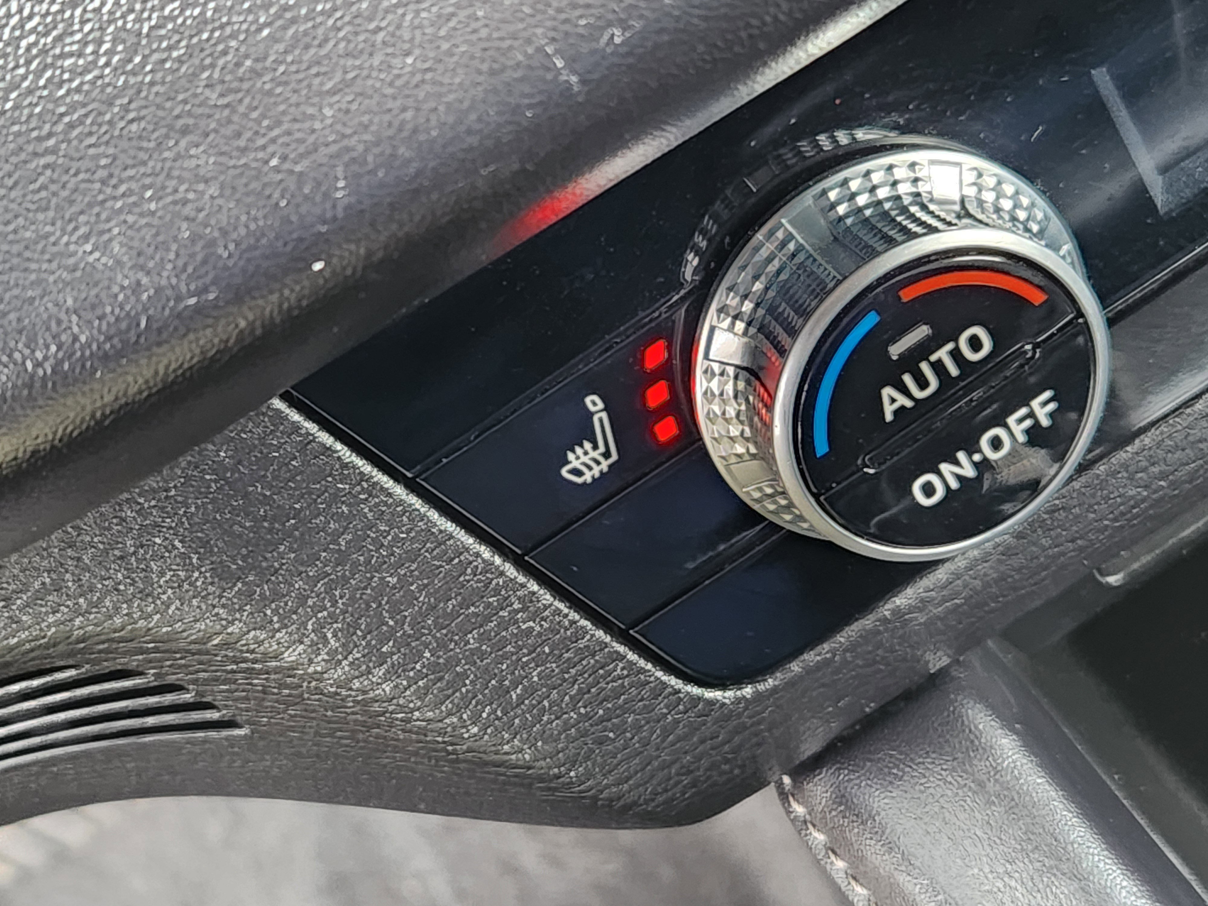 Used 2024 Mitsubishi Outlander SE AWD/4WD image 15
