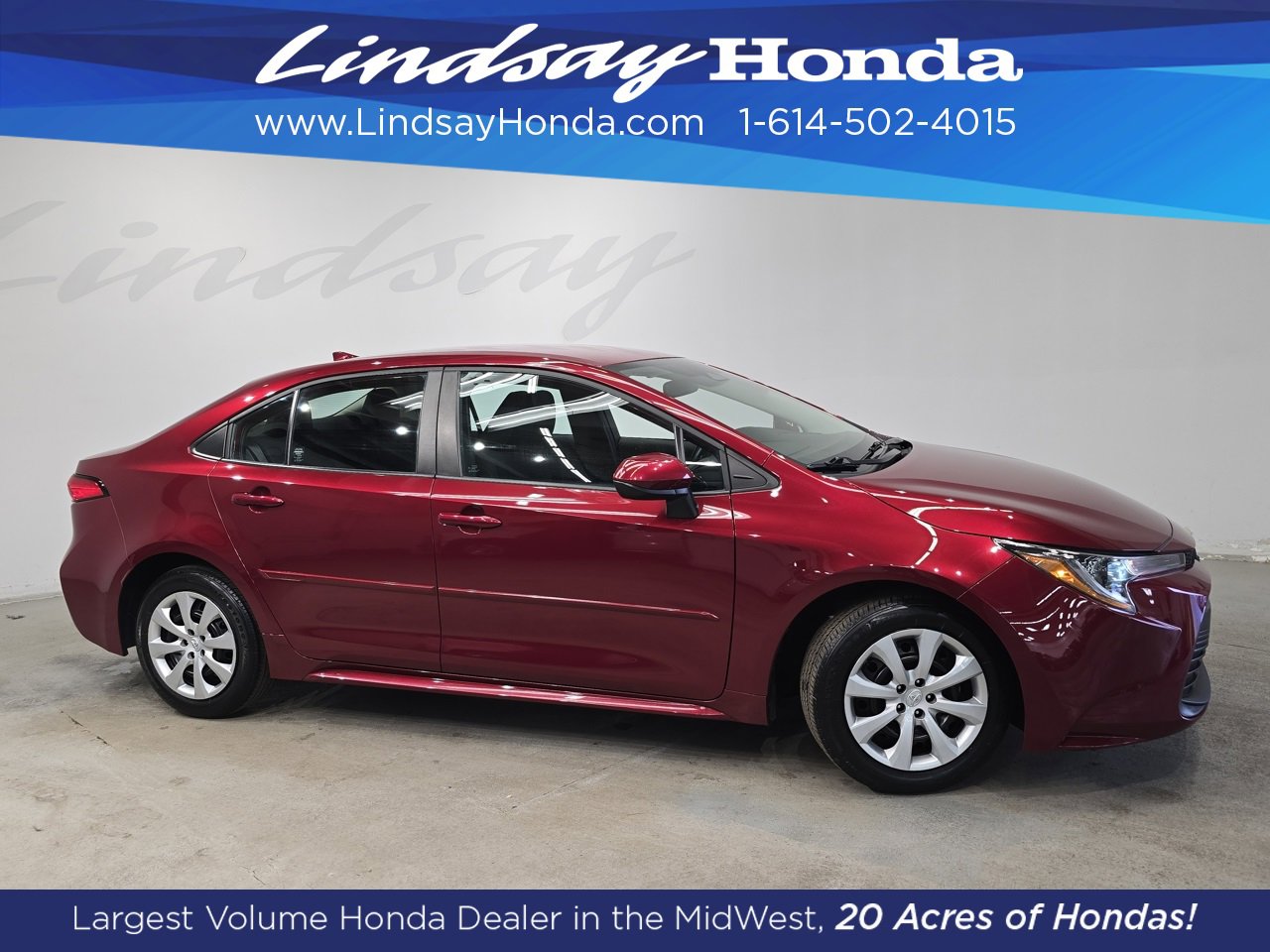 Used 2023 Toyota Corolla LE image 3