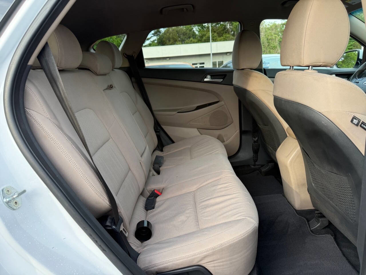 Used 2021 Hyundai Tucson SE w/ Cargo Package image 15