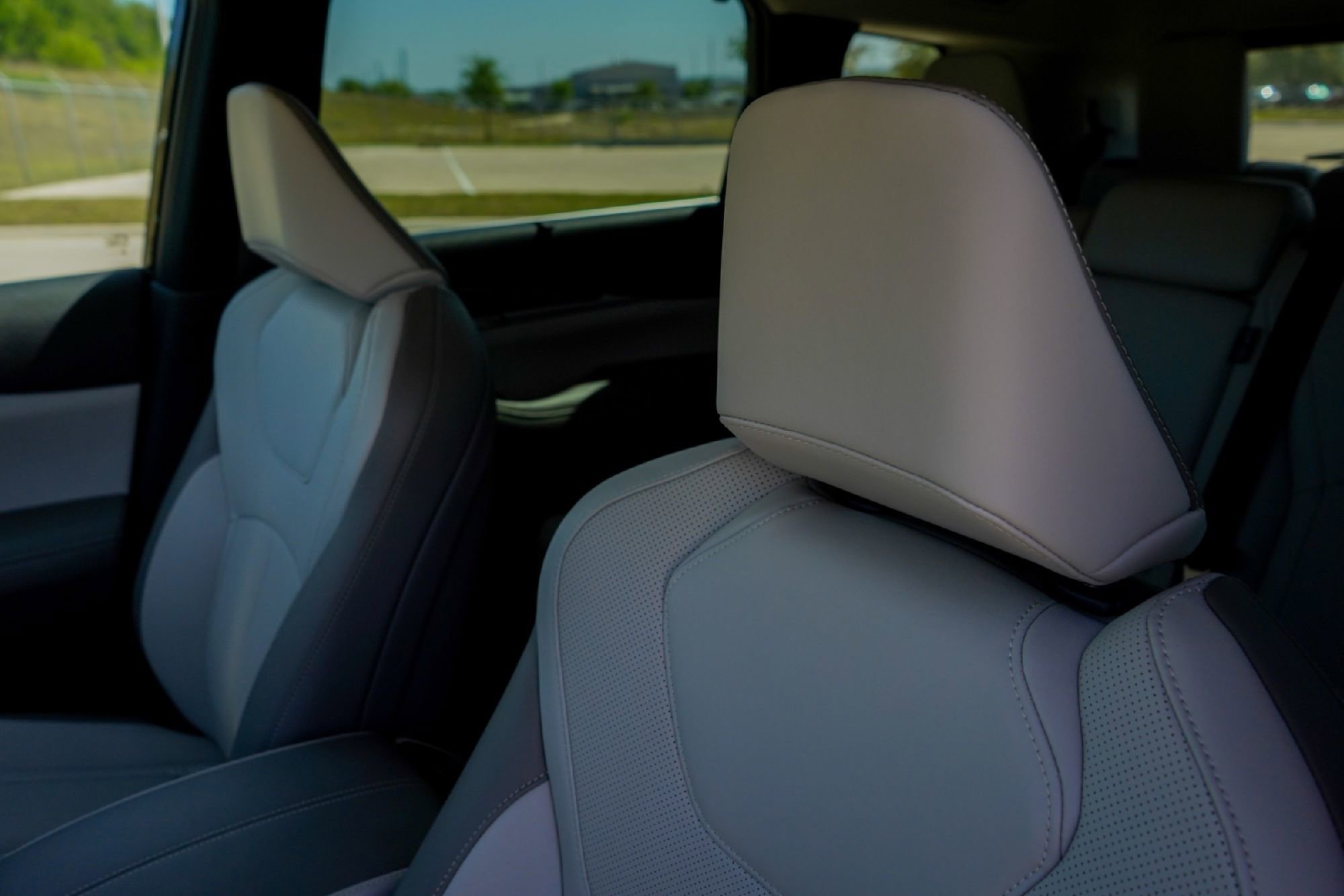 Certified 2026 INFINITI QX60 Luxe w/ Cargo Package image 9