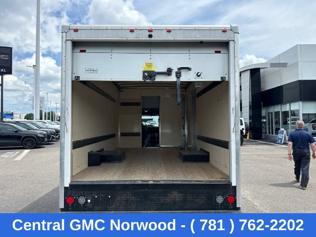 Used 2024 Ford E-350 and Econoline 350 Super Duty w/ Power Windows & Locks Group RWD image 10