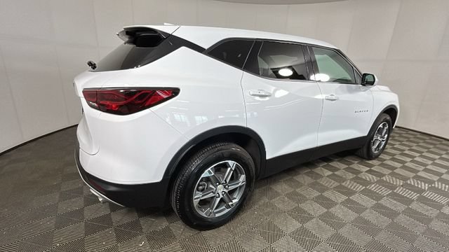Used 2023 Chevrolet Blazer LT w/ Driver Confidence Package FWD image 3