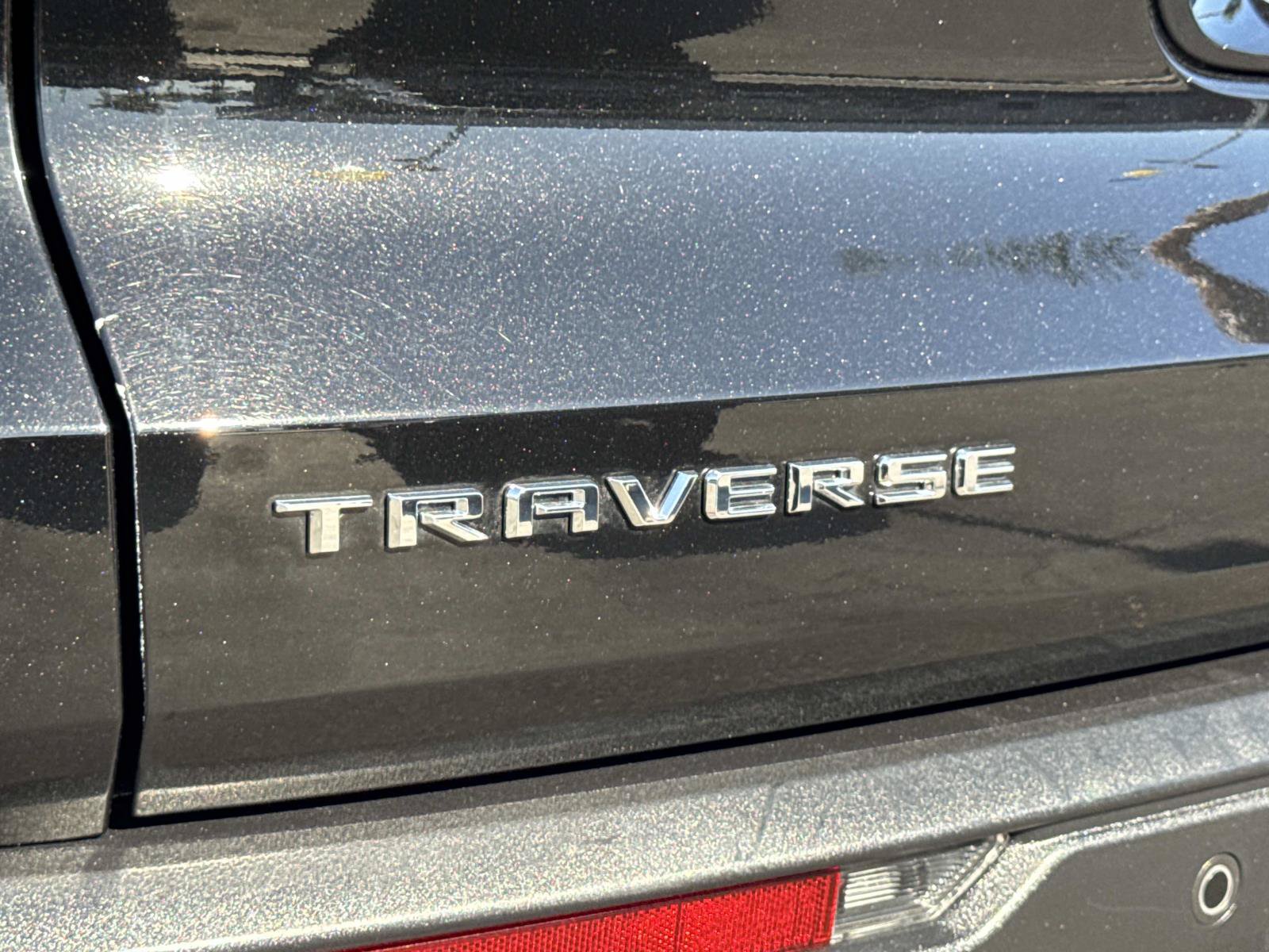 Used 2025 Chevrolet Traverse LT FWD image 30