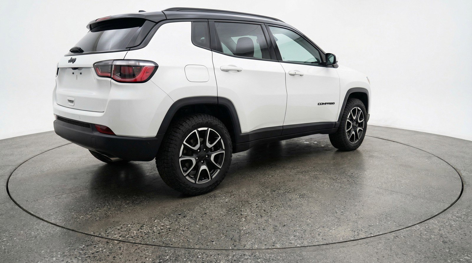 Used 2025 Jeep Compass Trailhawk image 9