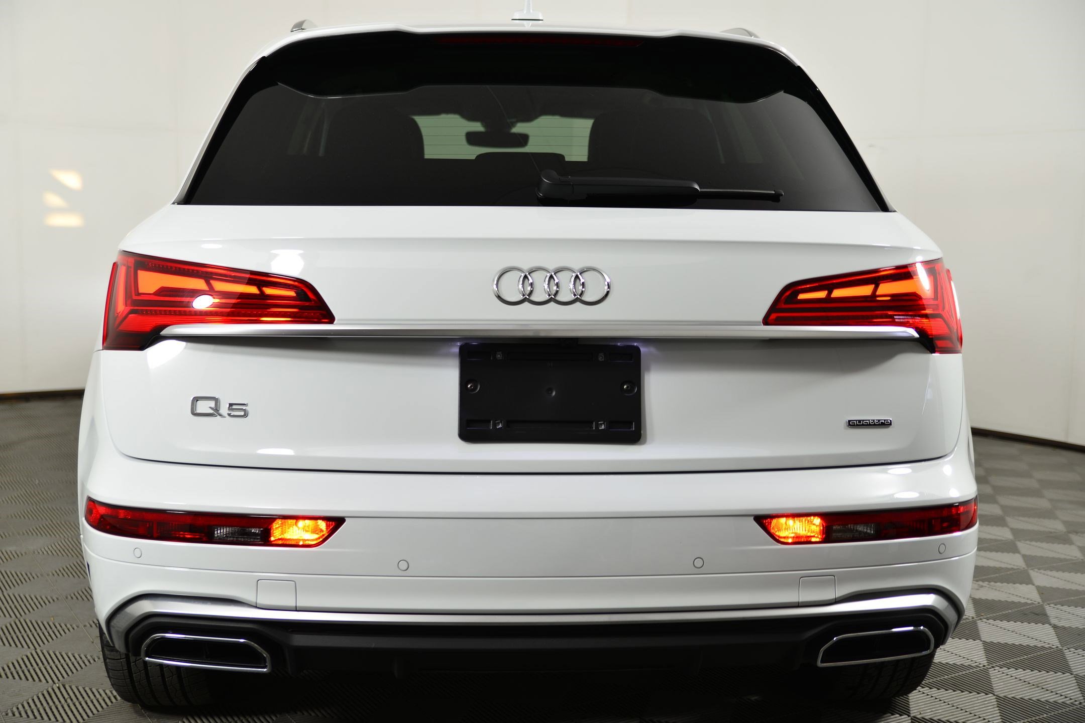 Certified 2025 Audi Q5 e Premium Plus w/ Premium Plus Package image 8