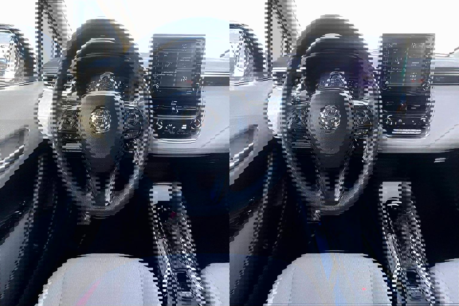 Used 2021 Toyota Corolla LE image 5