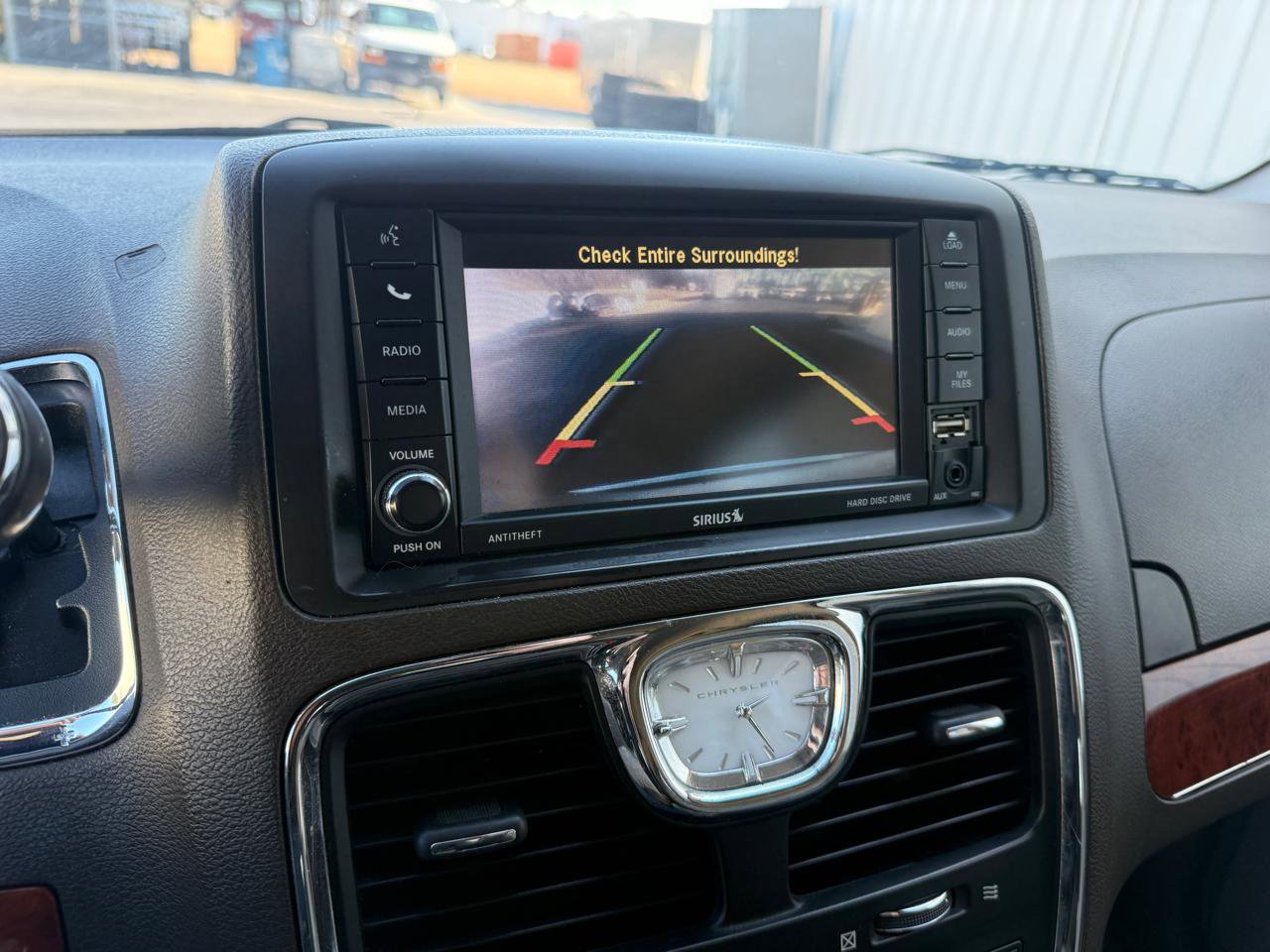 Used 2014 Chrysler Town & Country Touring-L w/ Driver Convenience Group FWD image 22