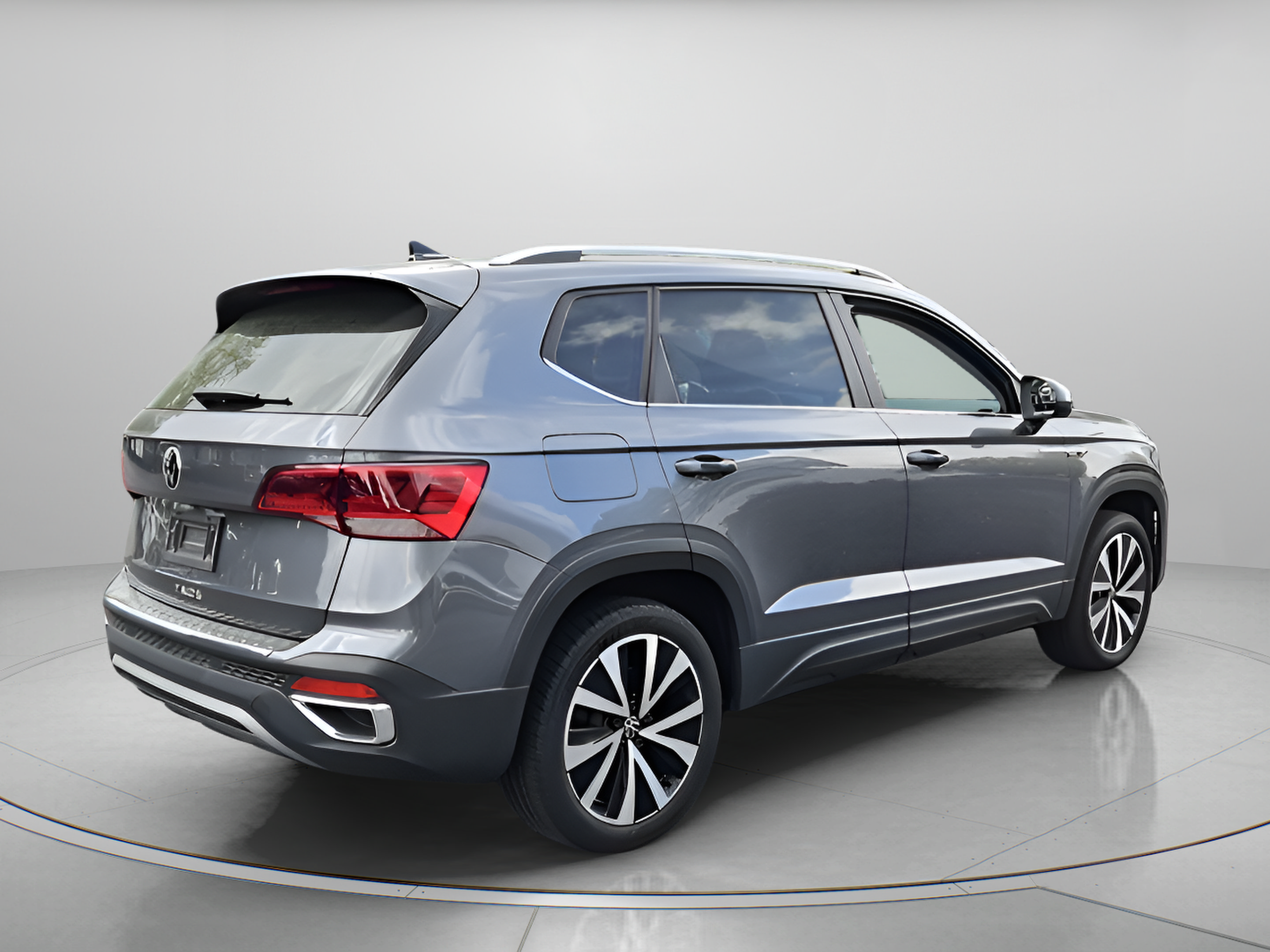 Used 2022 Volkswagen Taos SE FWD image 5