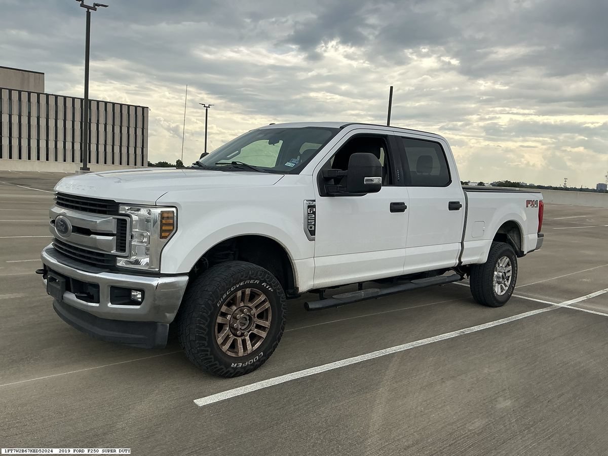 Used 2019 Ford F250 XLT w/ XLT Value Package AWD/4WD image 4