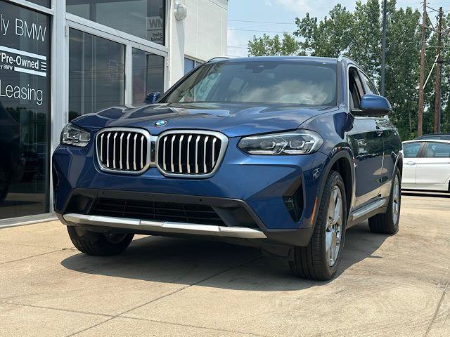 Used 2023 BMW X3 xDrive30i w/ Convenience Package AWD/4WD image 3