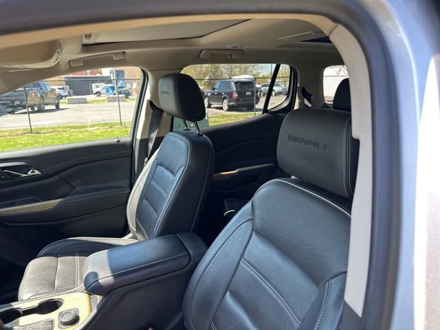 Used 2019 GMC Acadia Denali w/ Technology Package FWD image 8