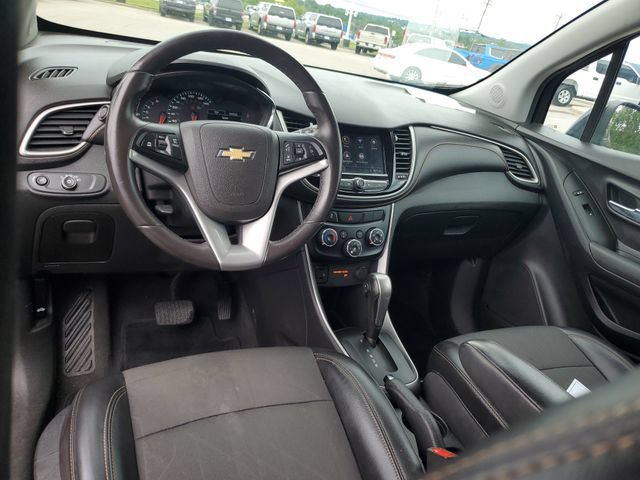 Used 2020 Chevrolet Trax LT w/ LT Convenience Package FWD image 10