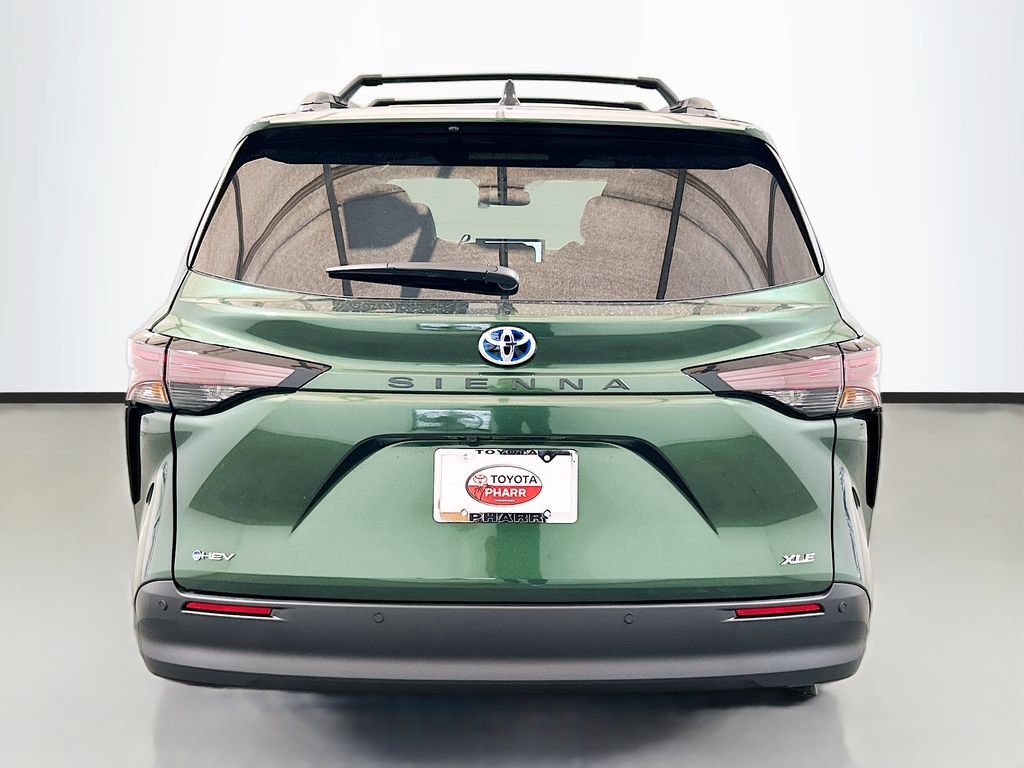 New 2025 Toyota Sienna XLE FWD image 5
