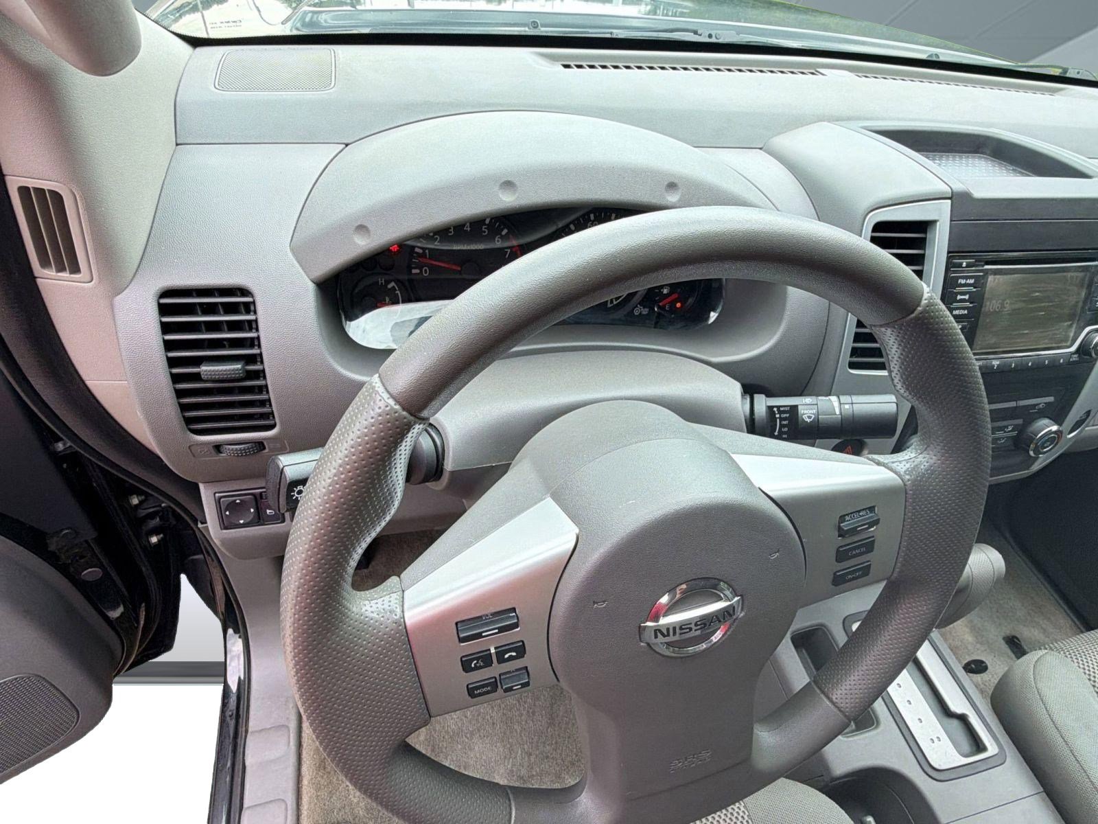 Used 2015 Nissan Frontier SV RWD image 24