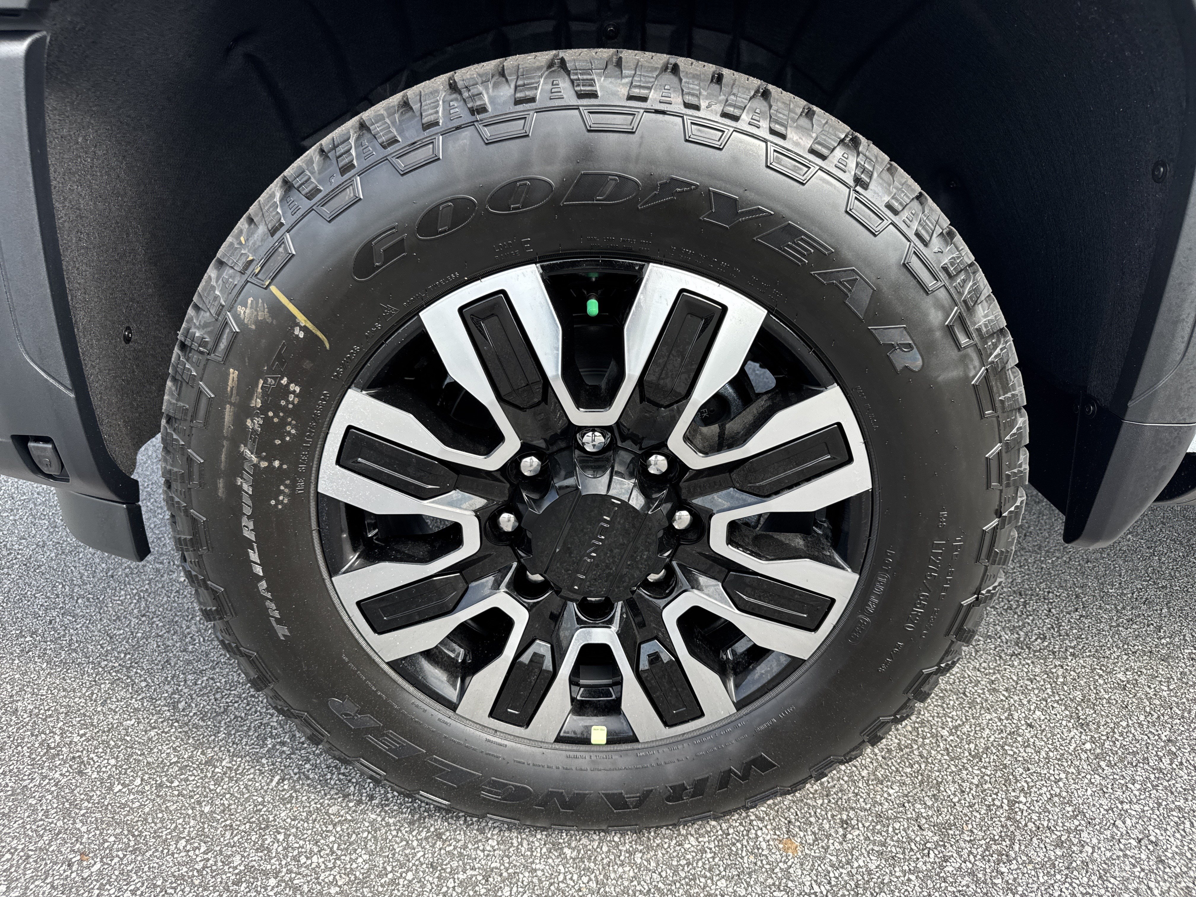 New 2026 GMC Sierra 3500 Denali Ultimate AWD/4WD image 13