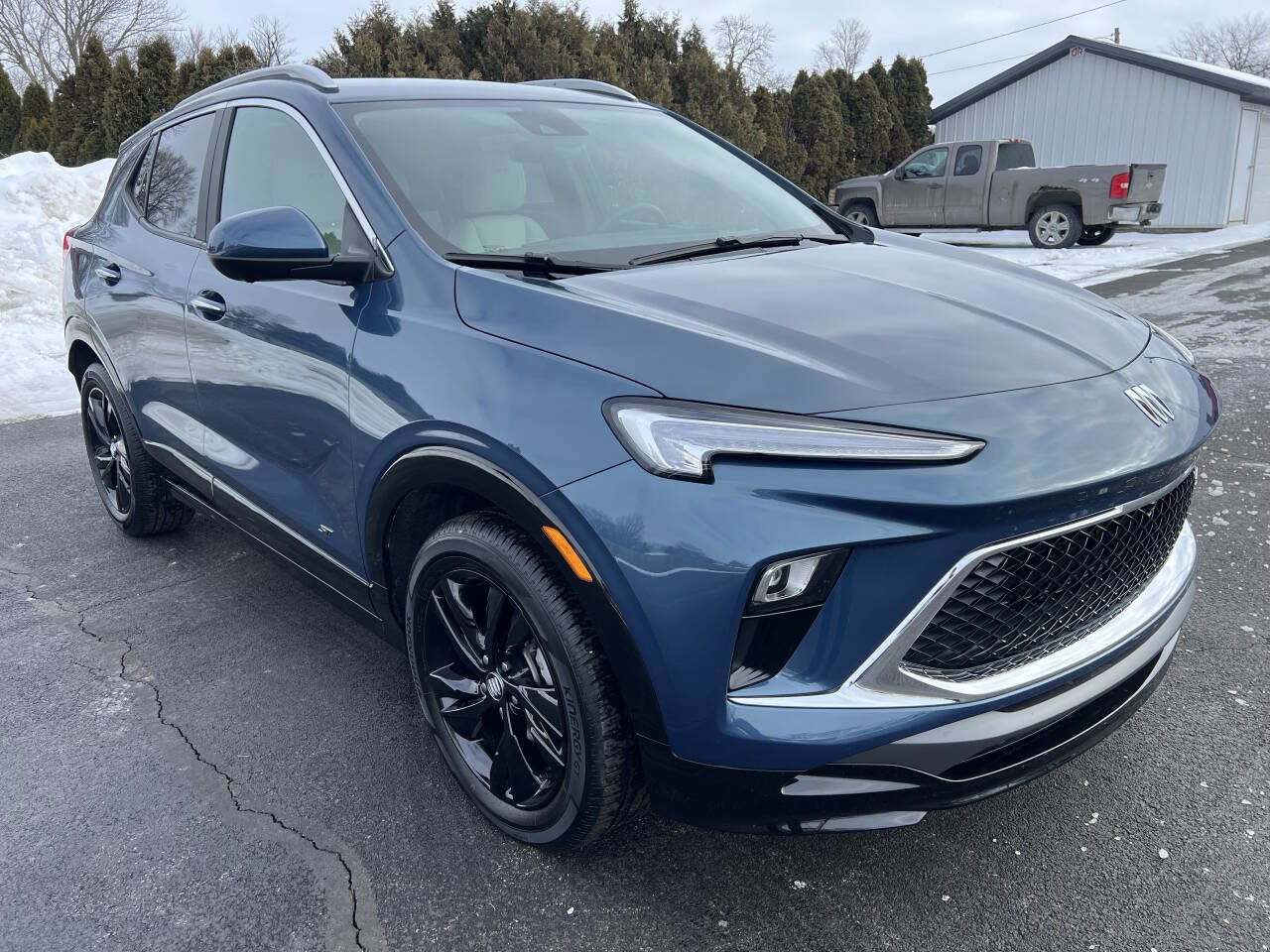 Used 2025 Buick Encore GX Sport Touring w/ Advanced Technology Package image 3