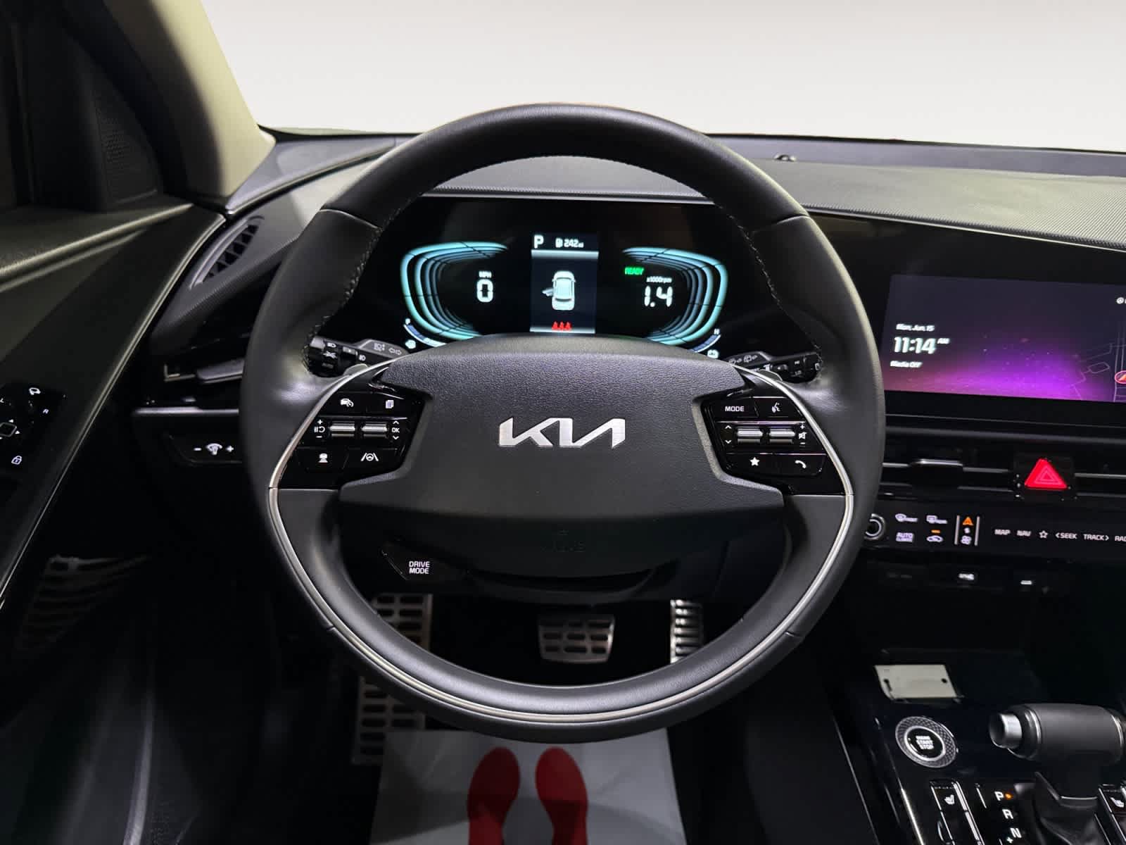 Used 2025 Kia Niro EX Touring FWD image 19