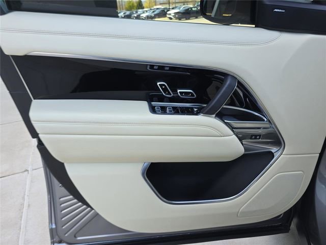 Used 2023 Land Rover Range Rover SE image 20