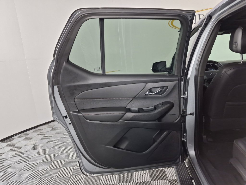 Used 2023 Chevrolet Traverse RS AWD/4WD image 30