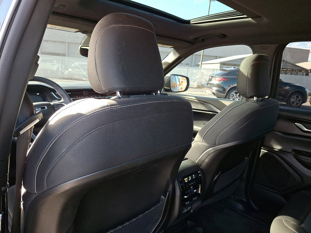 Used 2024 Jeep Grand Cherokee L Laredo w/ Luxury Tech Group I image 21