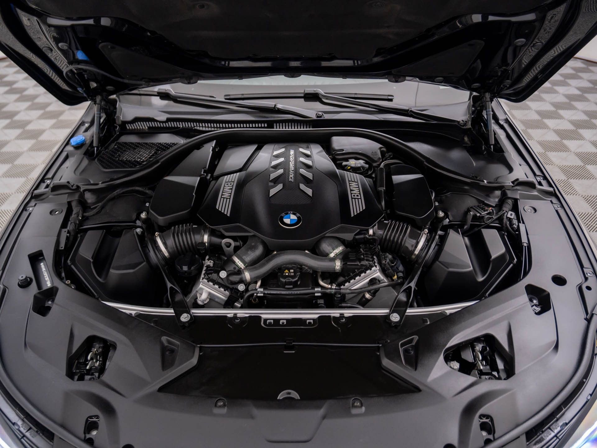 Certified 2025 BMW M850i xDrive Coupe image 34