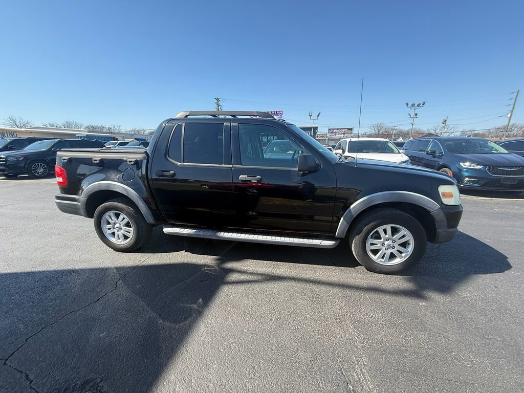 Used 2010 Ford Explorer Sport Trac XLT image 2