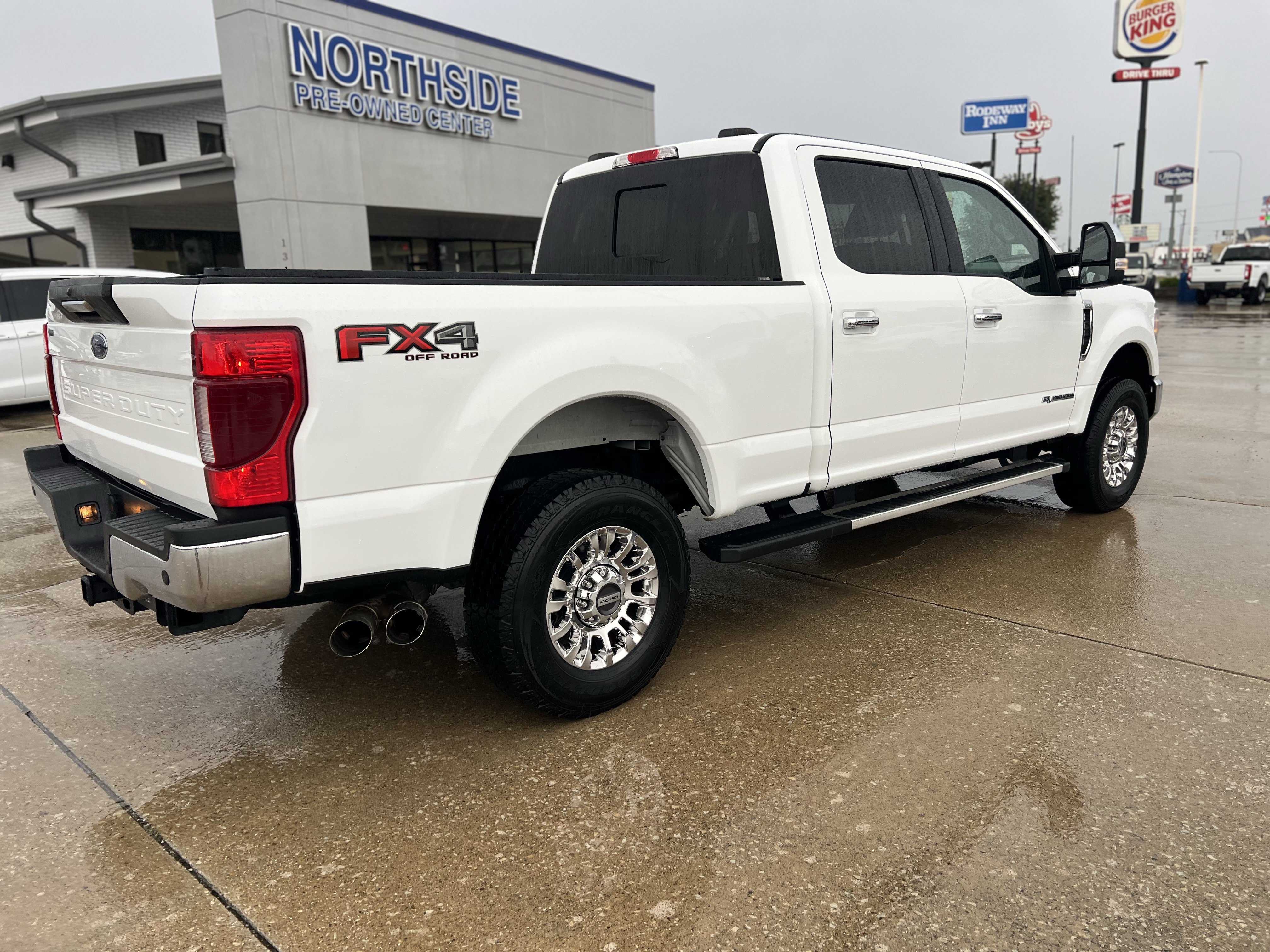 Used 2022 Ford F250 XLT w/ XLT Premium Package AWD/4WD image 12