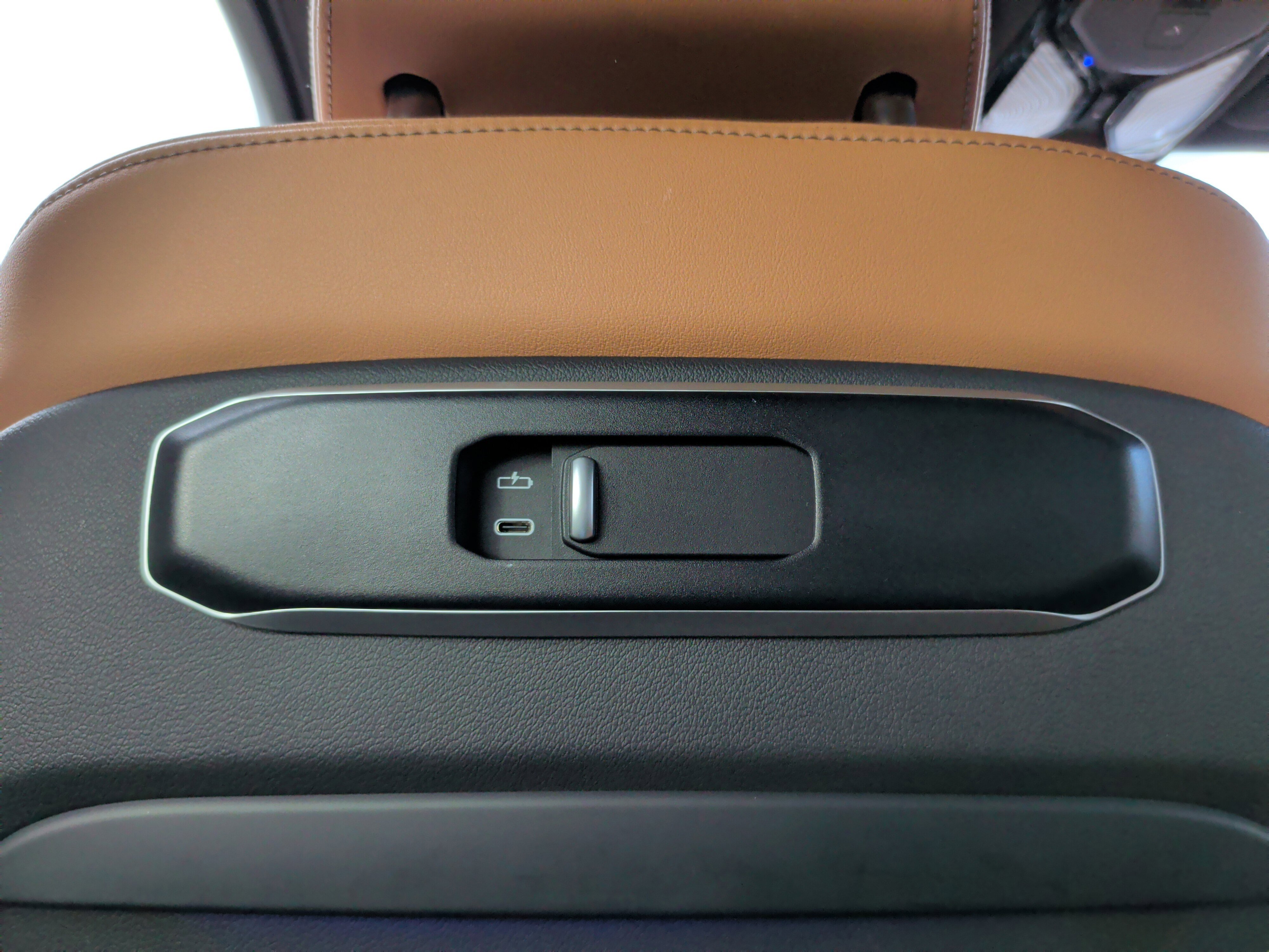 Certified 2023 BMW X7 xDrive40i w/ M Sport Package image 36