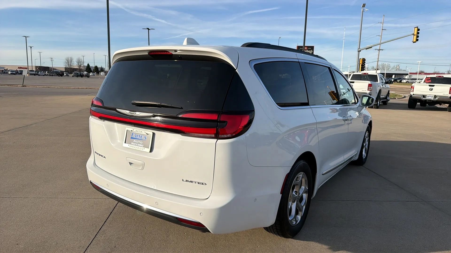 Used 2022 Chrysler Pacifica Limited image 18