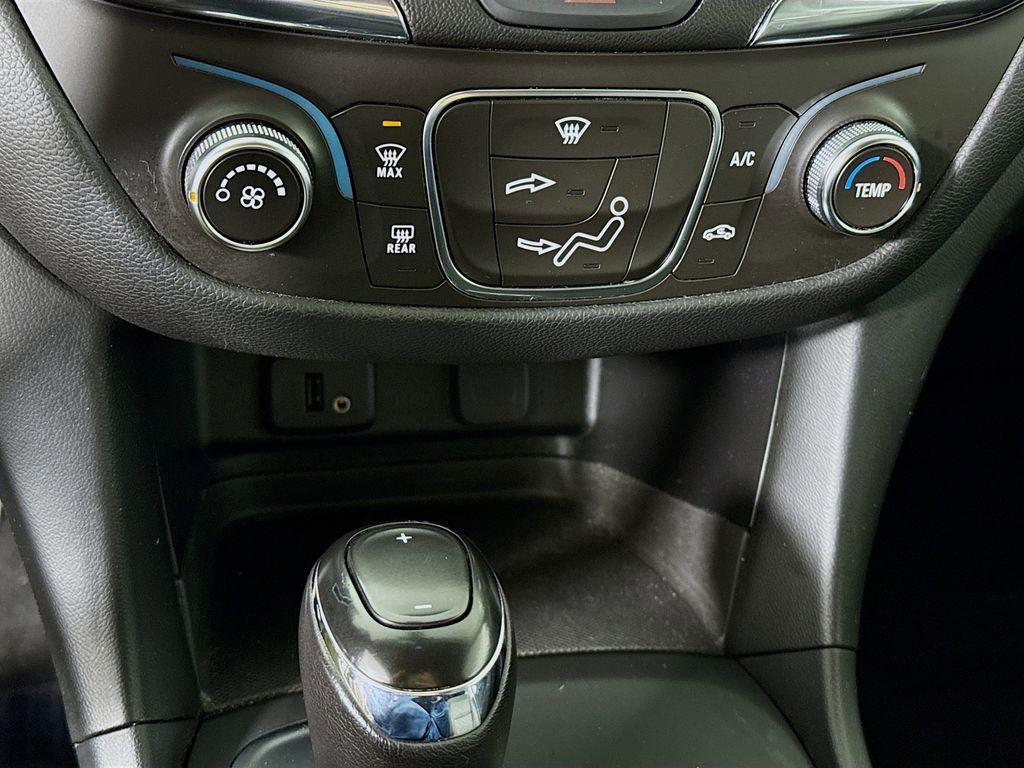 Used 2018 Chevrolet Equinox LT image 7