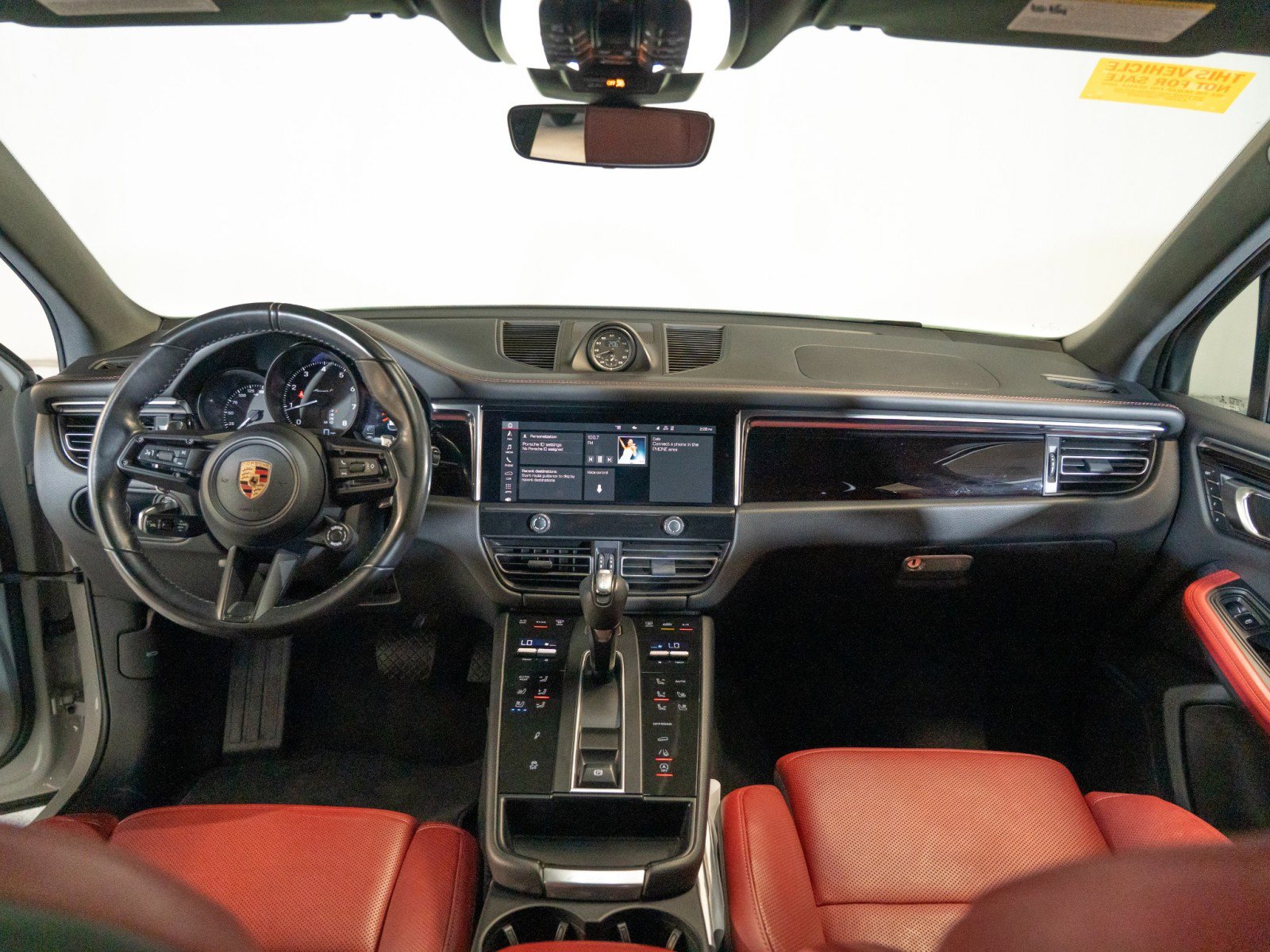 Certified 2023 Porsche Macan Turbo AWD/4WD image 27