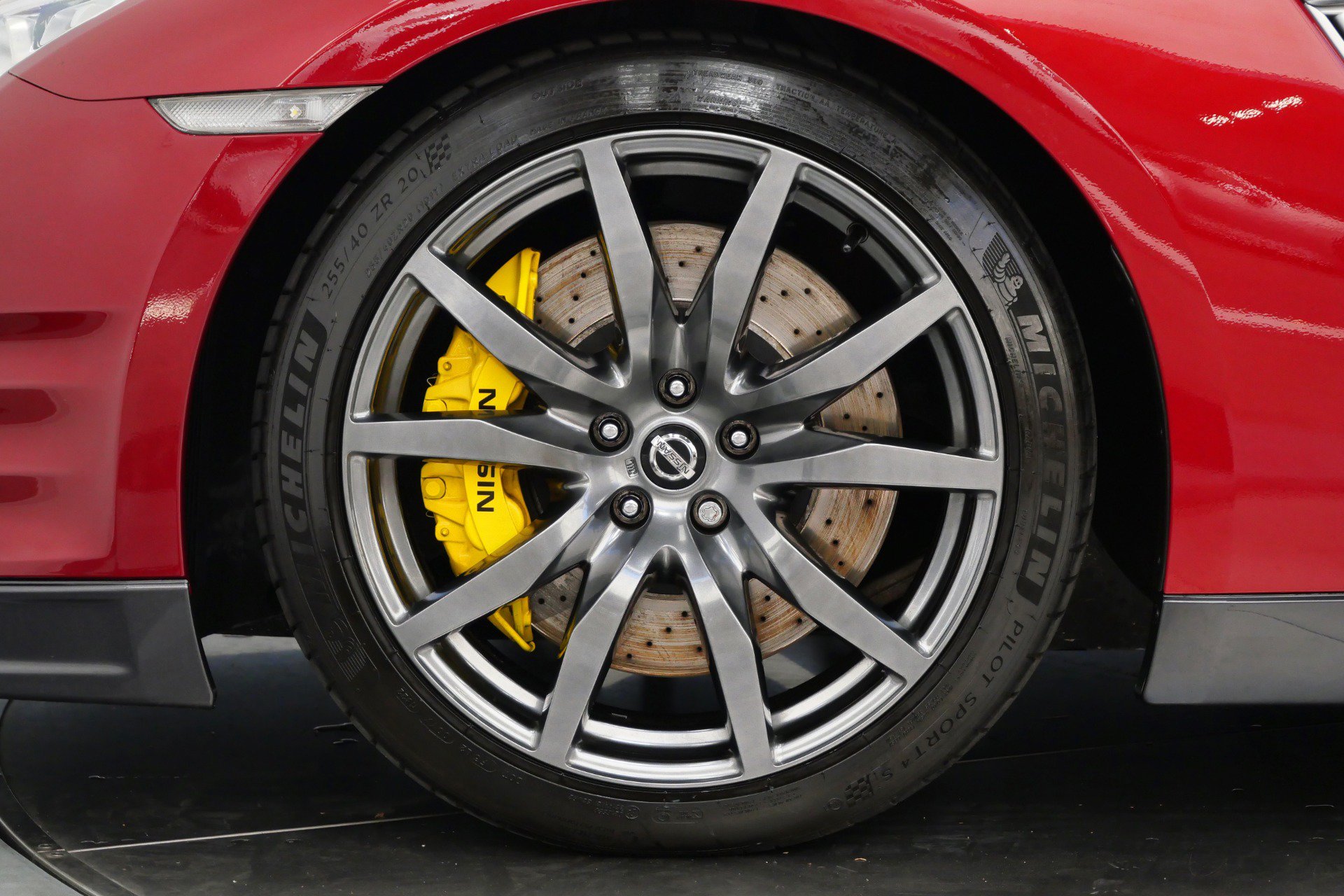 Used 2015 Nissan GT-R Premium AWD/4WD image 10