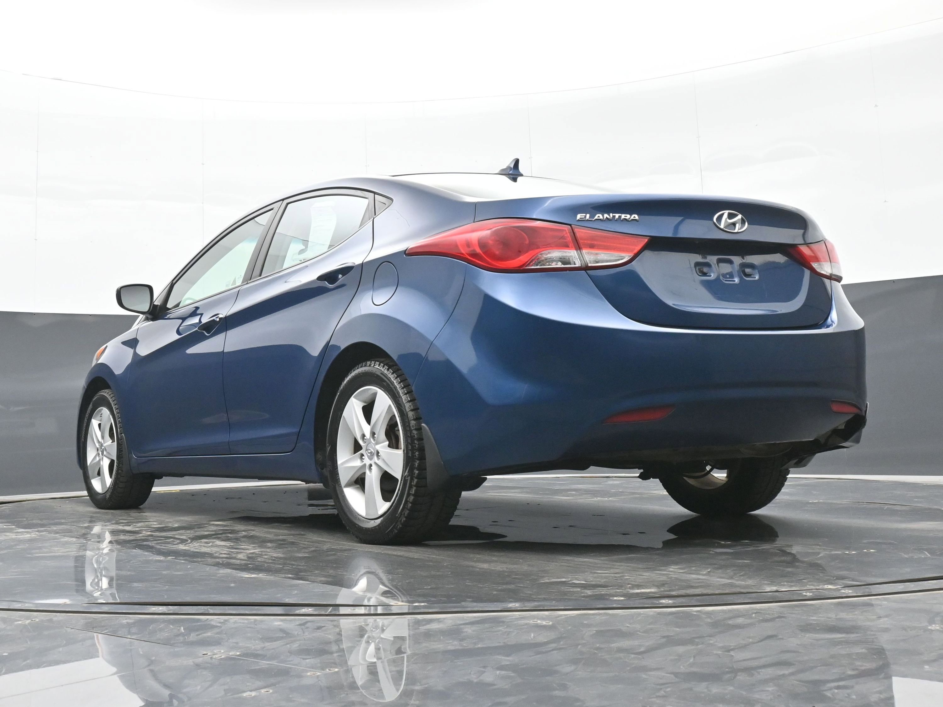 Used 2013 Hyundai Elantra GLS w/ Preferred Pkg FWD image 36