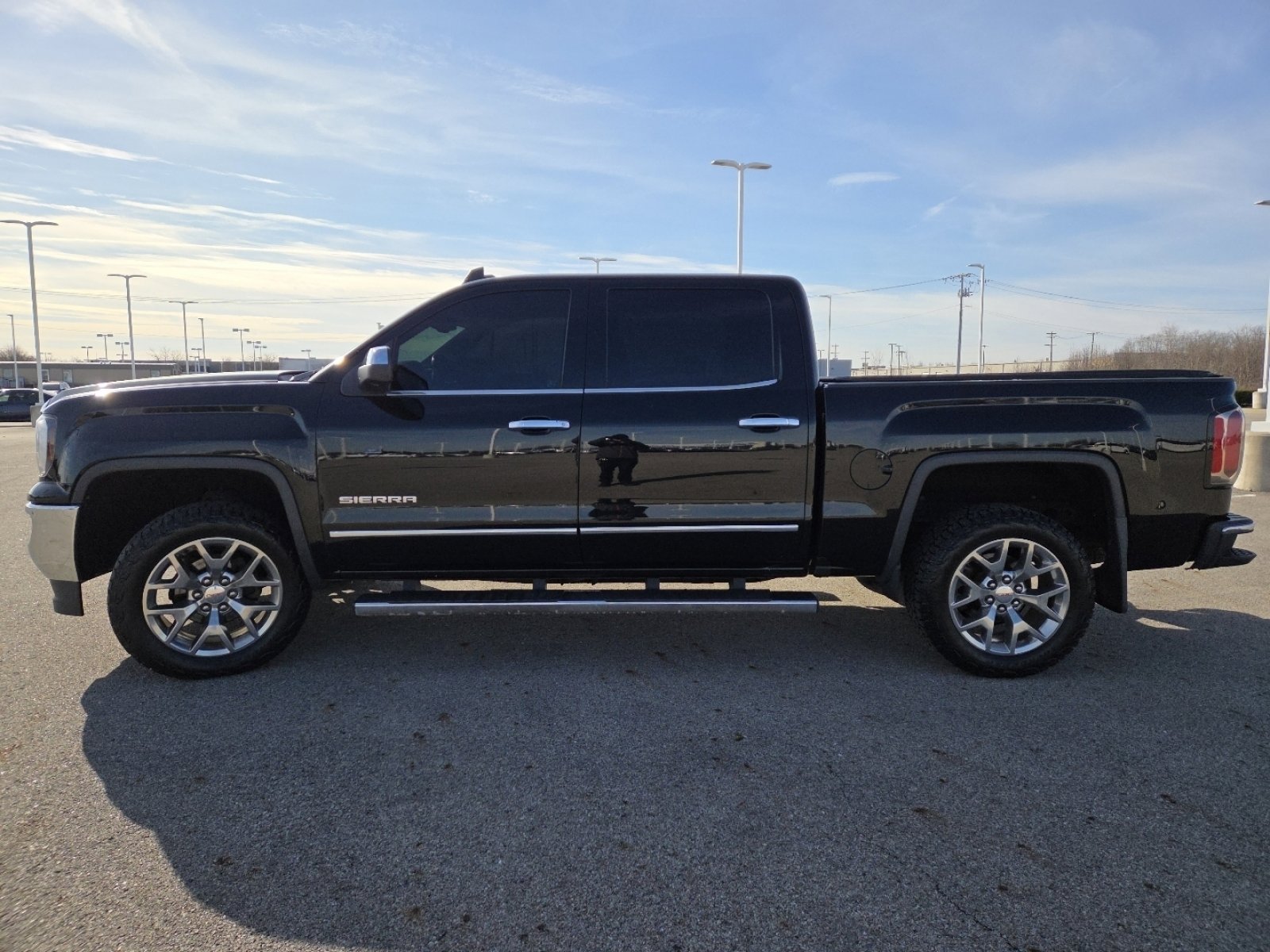 Used 2018 GMC Sierra 1500 SLT w/ SLT Premium Package image 16