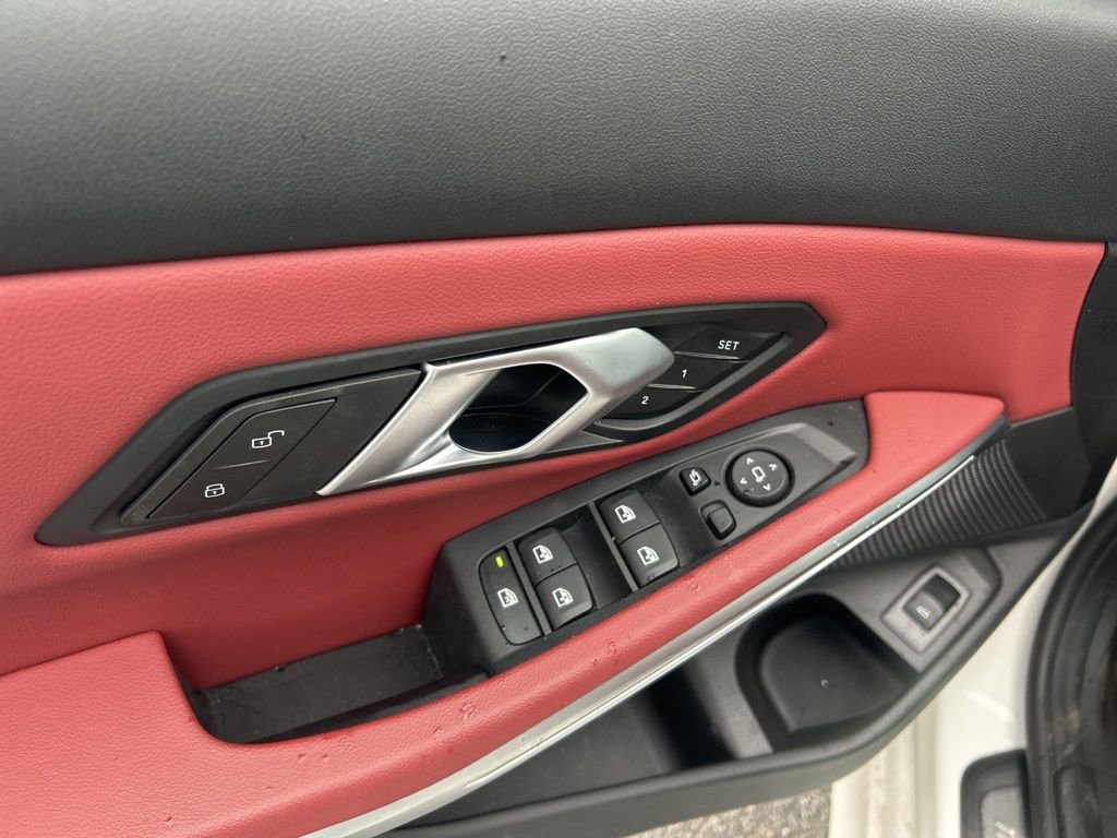 Used 2025 BMW 330i Sedan w/ M Sport Package RWD image 14