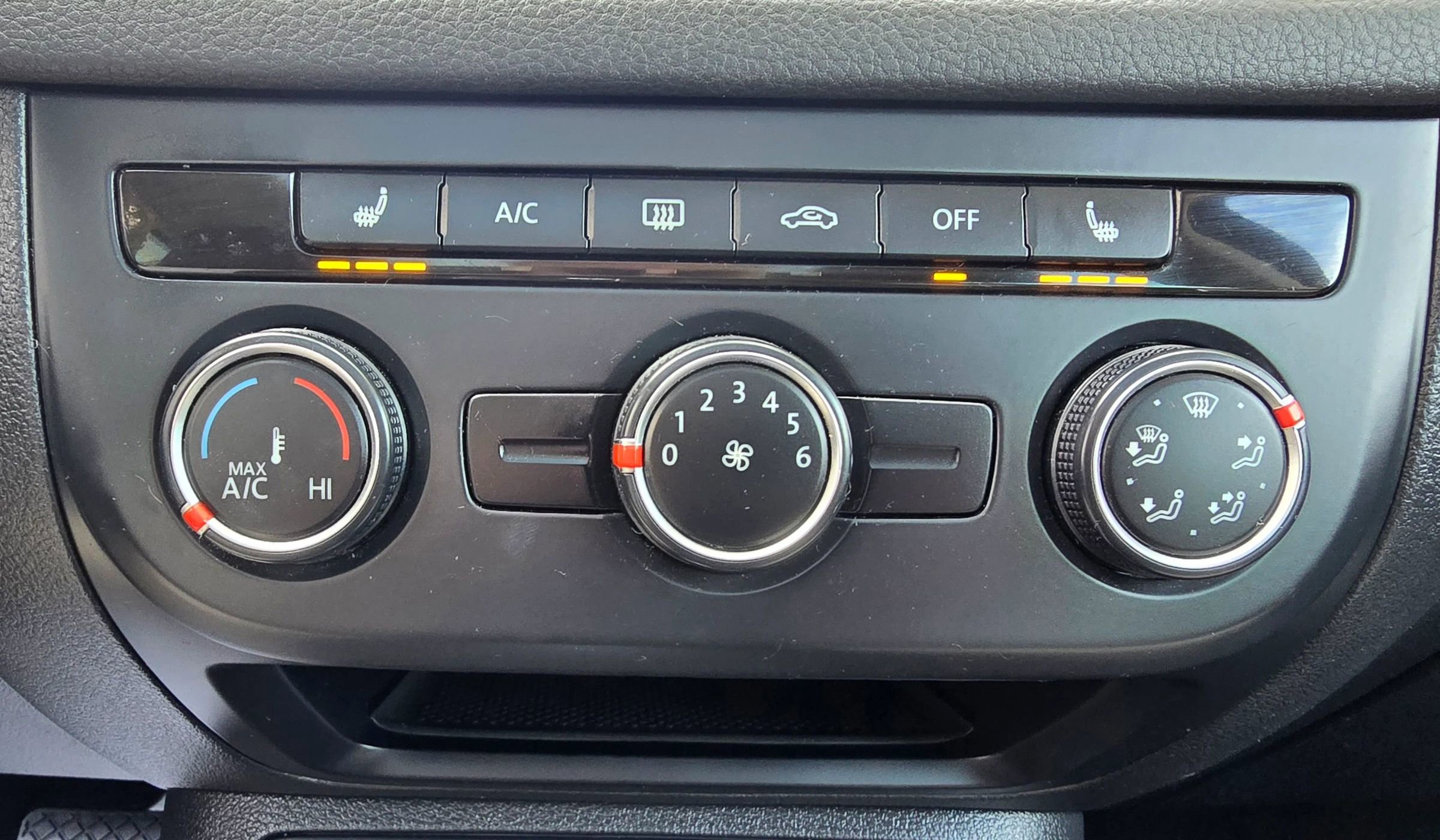 Used 2017 Volkswagen Tiguan Wolfsburg Edition AWD/4WD image 32