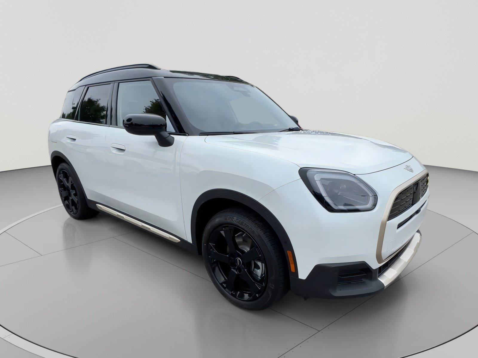 Used 2025 MINI Cooper Countryman SE w/ Comfort Package Max AWD/4WD image 3