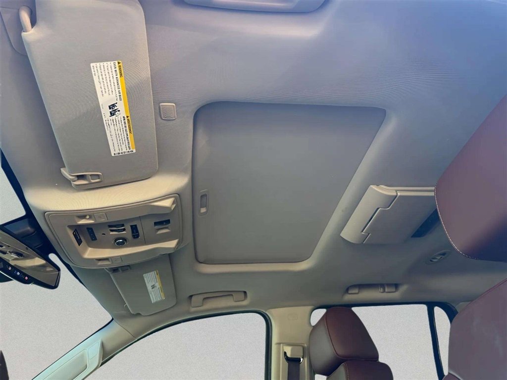 Used 2018 Chevrolet Tahoe Premier AWD/4WD image 11