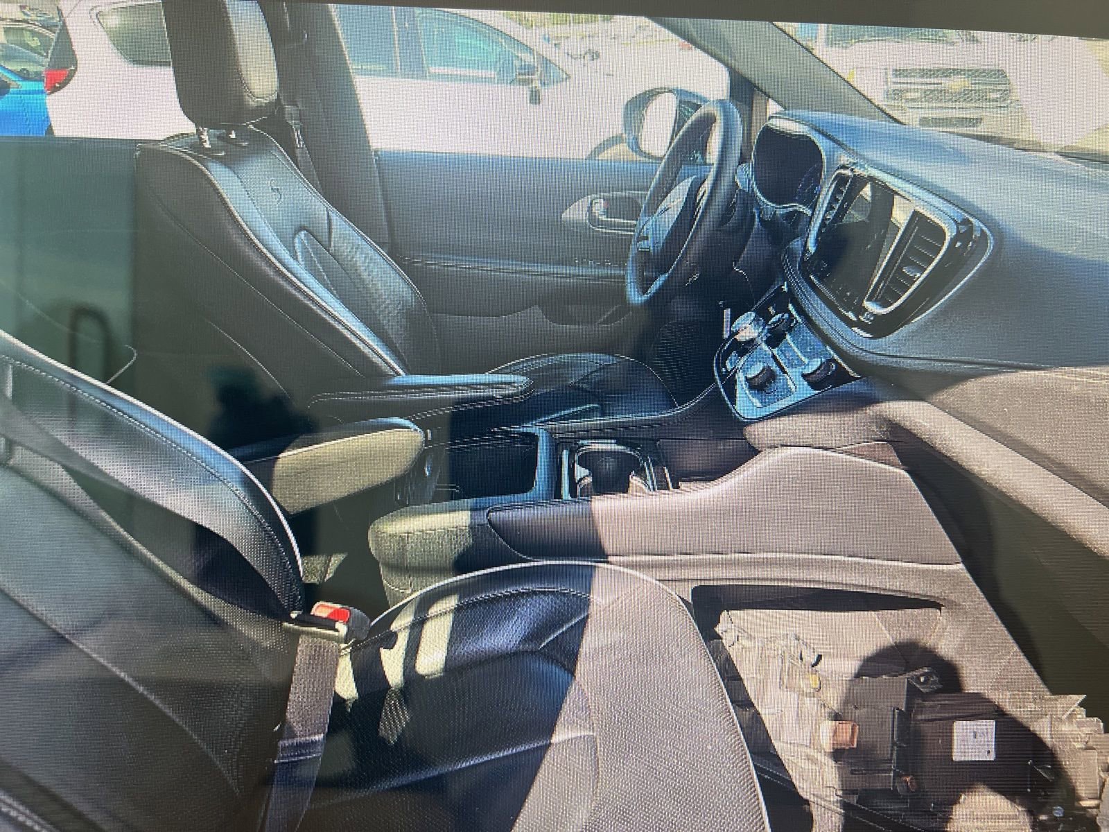 Used 2025 Chrysler Pacifica Limited image 23