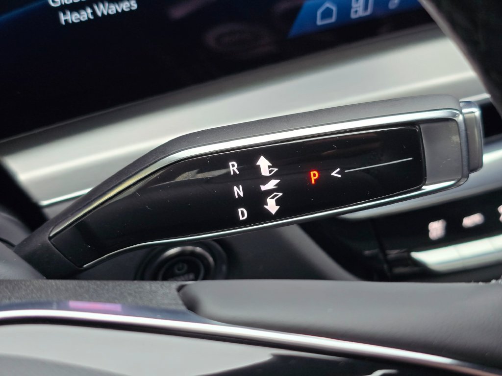 Certified 2025 Cadillac Lyriq Luxury AWD/4WD image 29