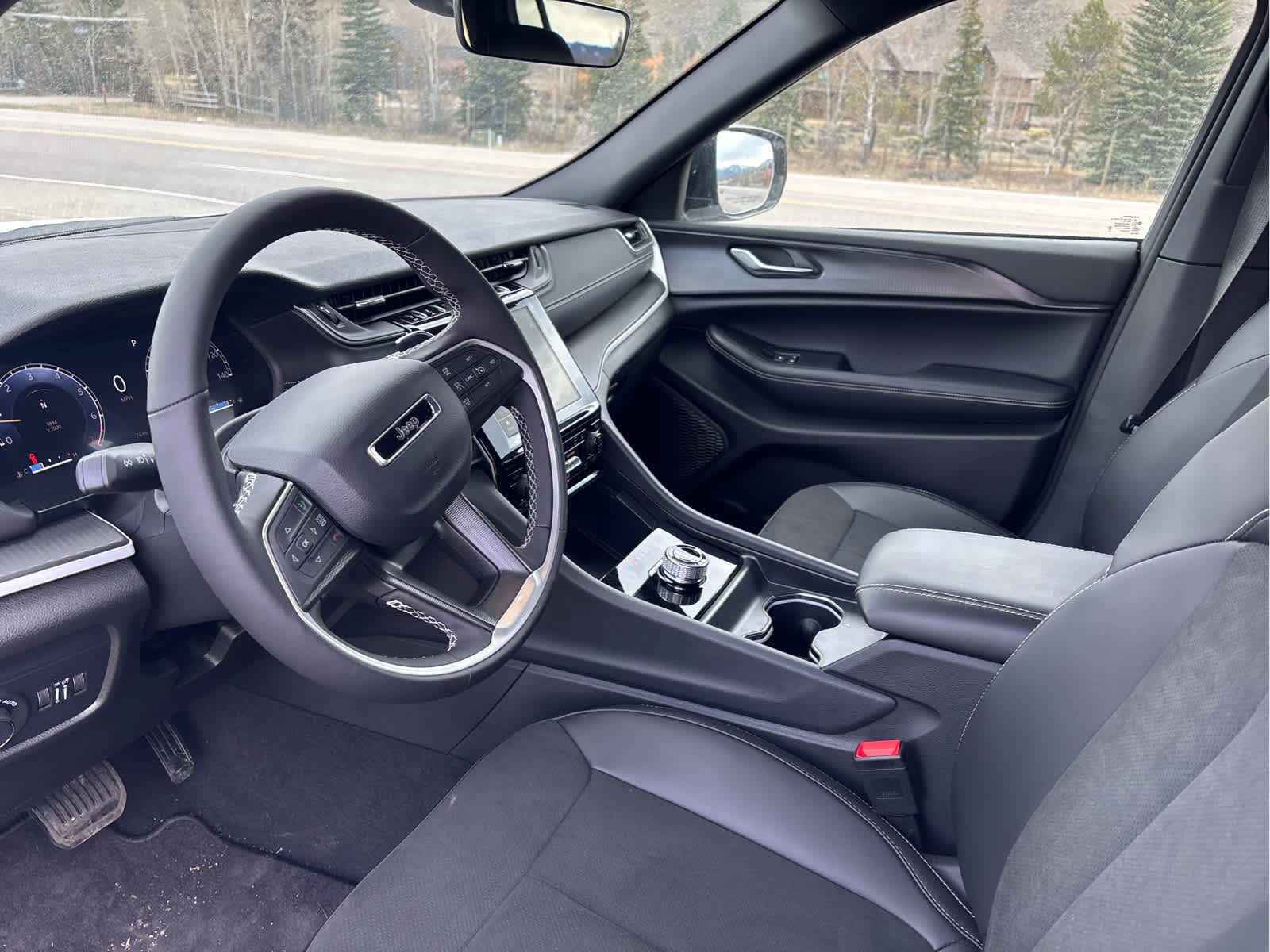 New 2025 Jeep Grand Cherokee Altitude image 42