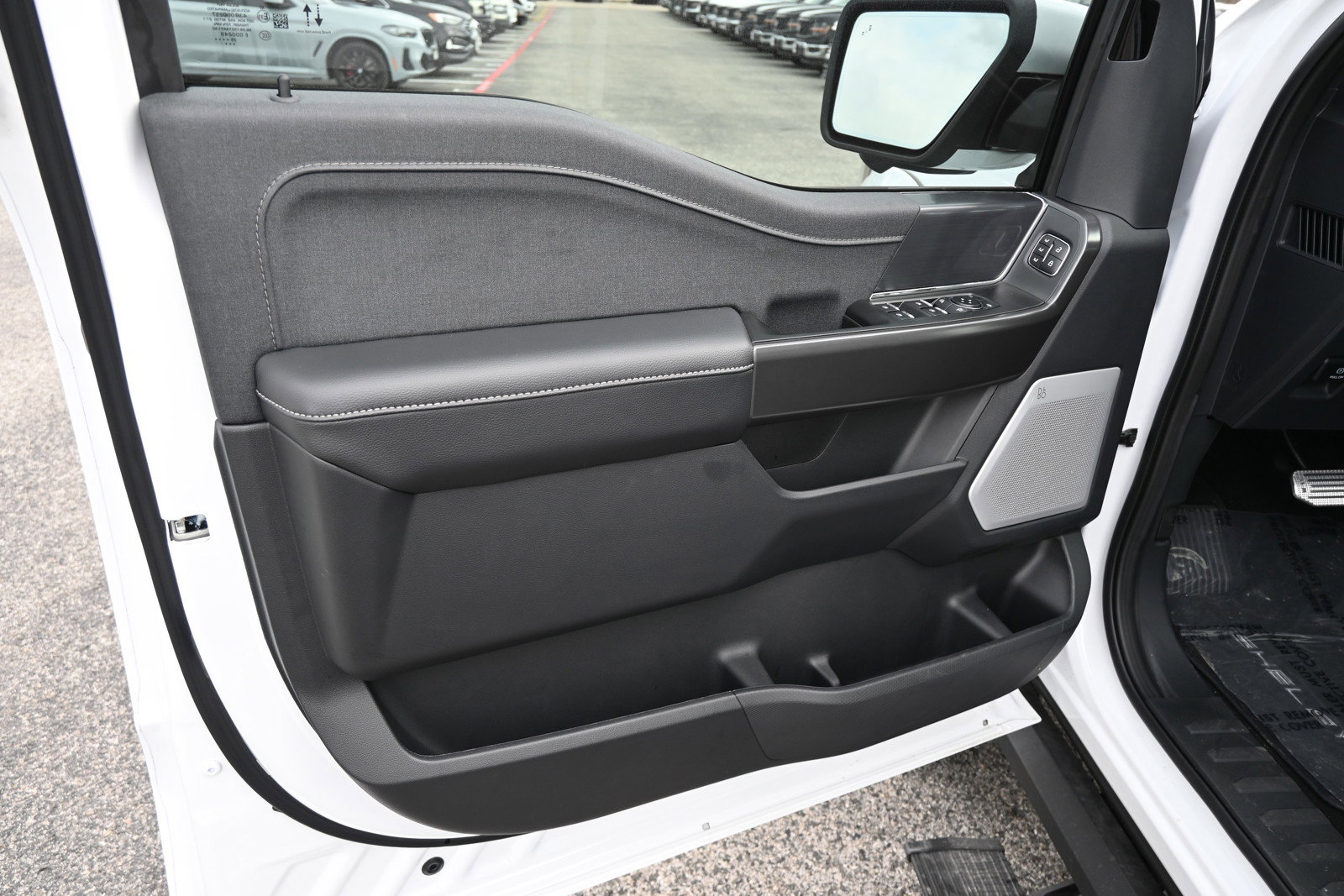 New 2025 Ford F150 Lariat w/ Equipment Group 502A High image 14