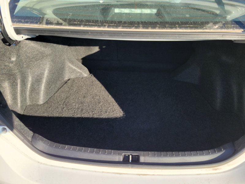 Used 2018 Toyota Corolla LE image 38