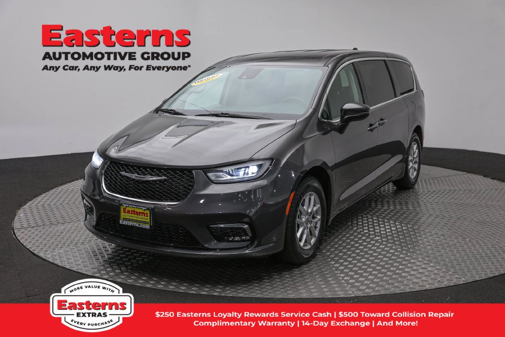 Used 2023 Chrysler Pacifica Touring-L